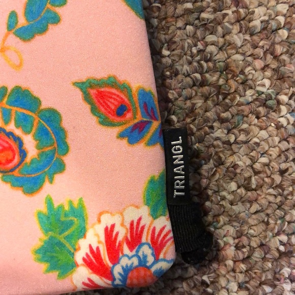 Triangl neoprene bag - Picture 3 of 3